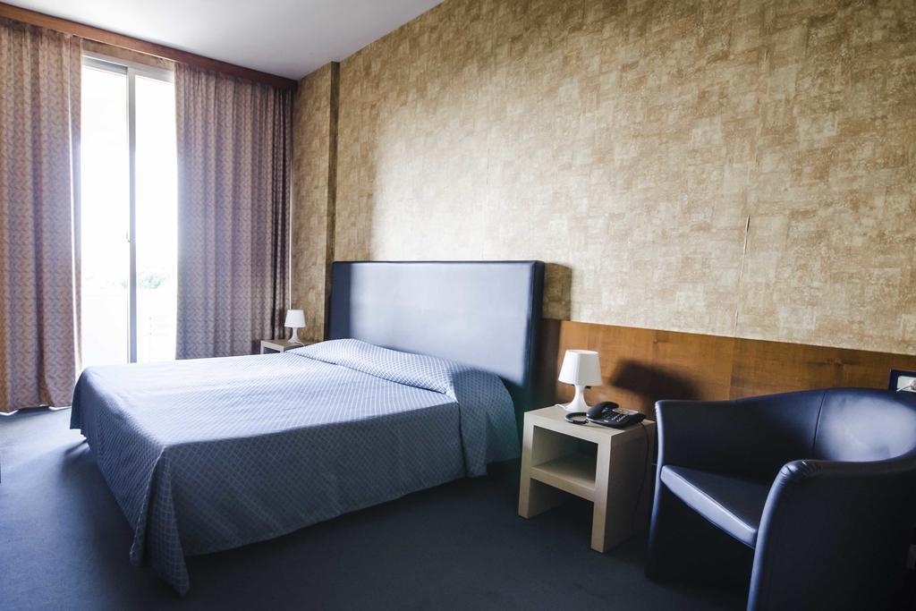 Grand Hotel Helios Tarquinia Bagian luar foto