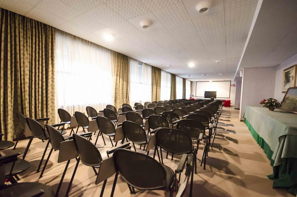 Grand Hotel Helios Tarquinia Bagian luar foto