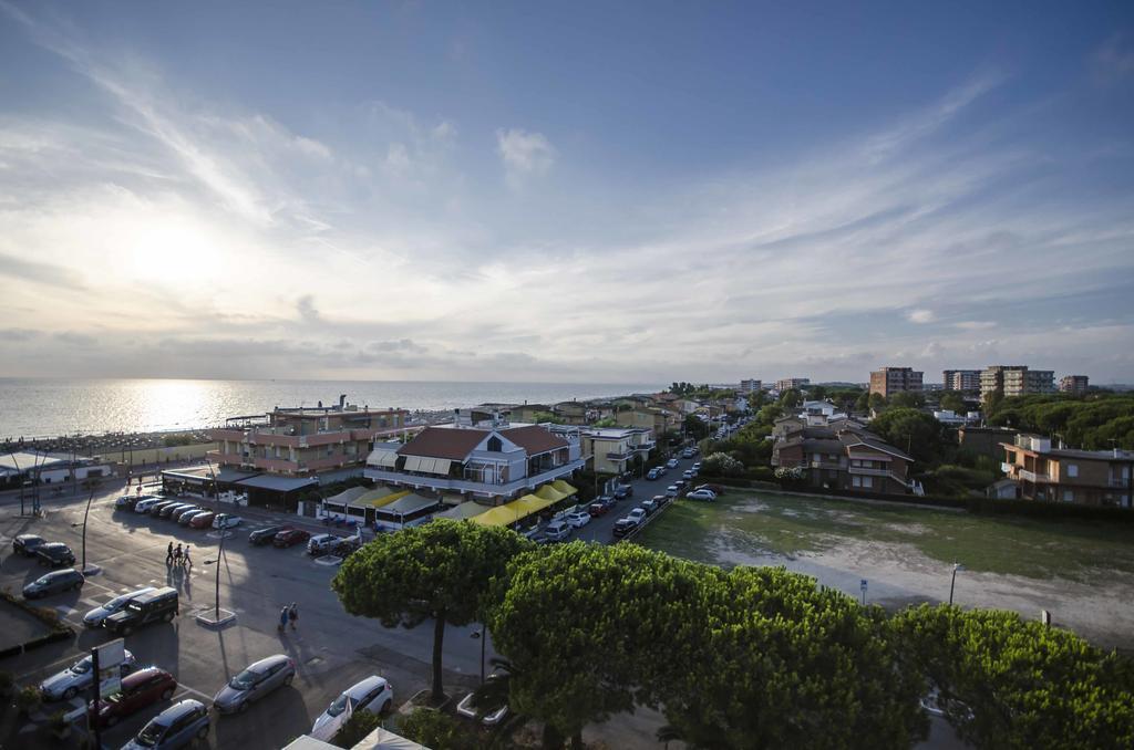 Grand Hotel Helios Tarquinia Bagian luar foto