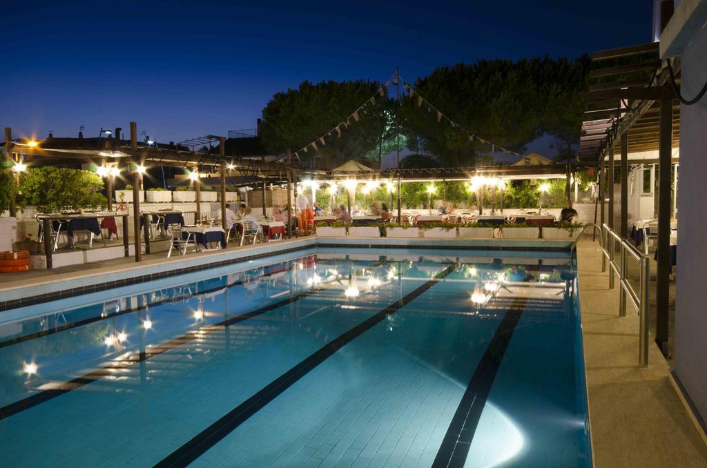 Grand Hotel Helios Tarquinia Bagian luar foto